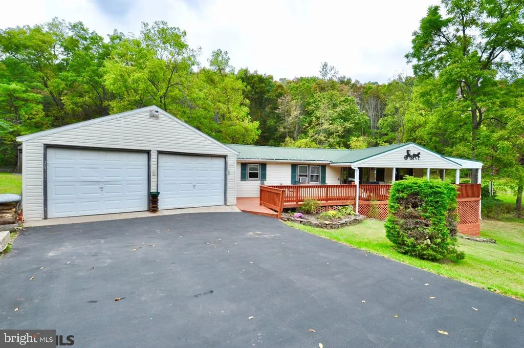 51 Youngs Road, Howard, PA 16841