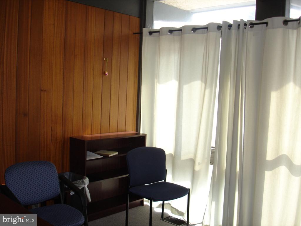 HARRISBURG - Commercial Sale