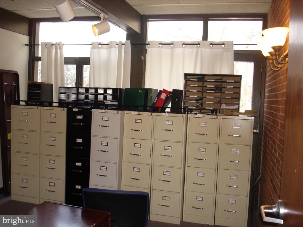 HARRISBURG - Commercial Sale