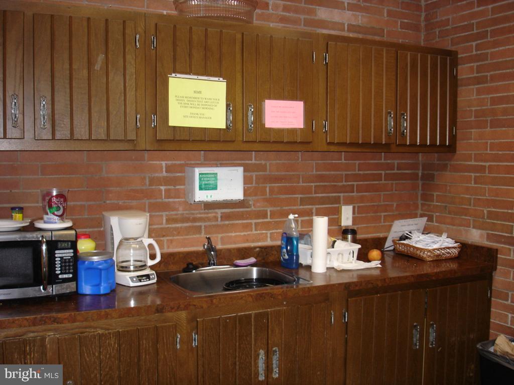 HARRISBURG - Commercial Sale