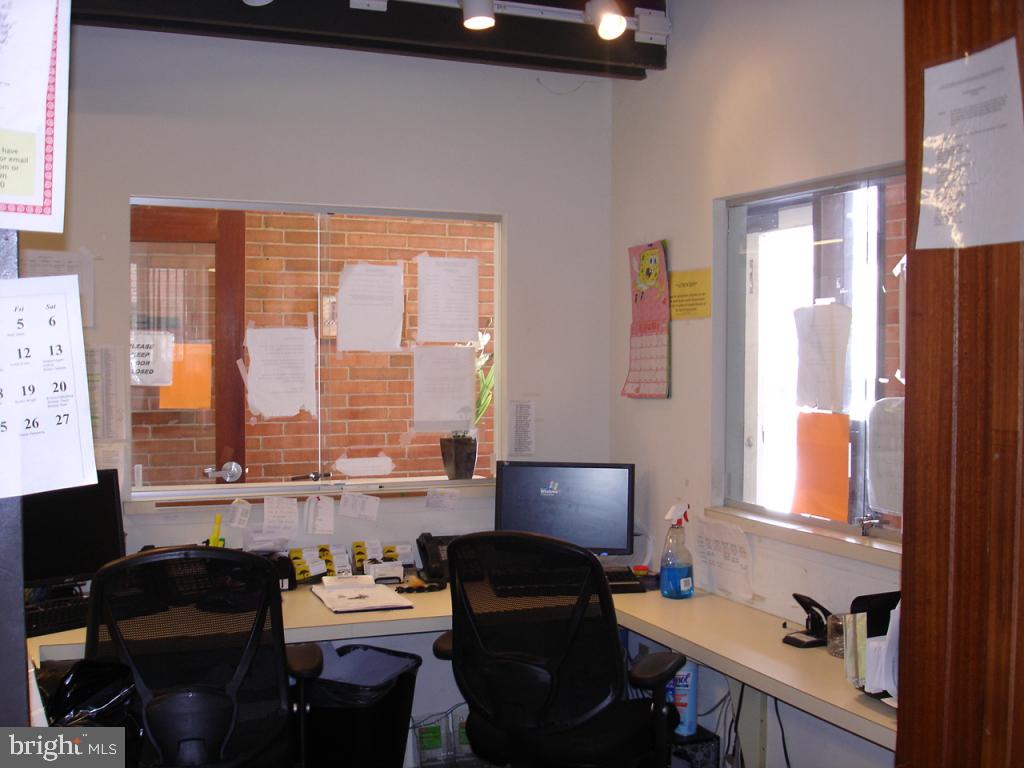 HARRISBURG - Commercial Sale