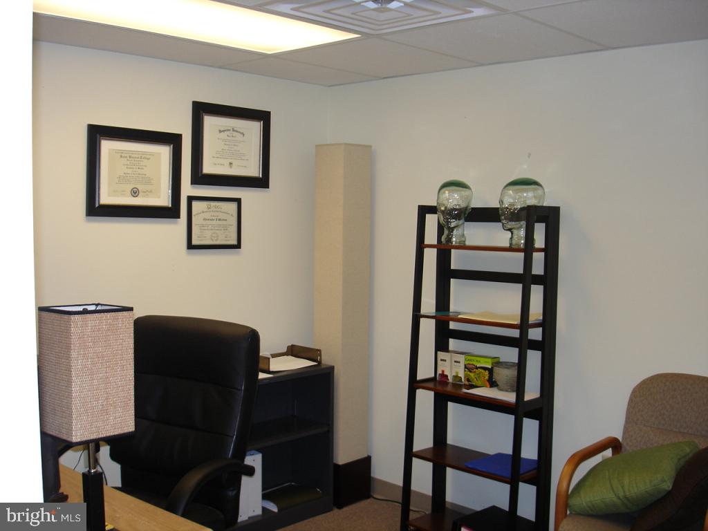 HARRISBURG - Commercial Sale