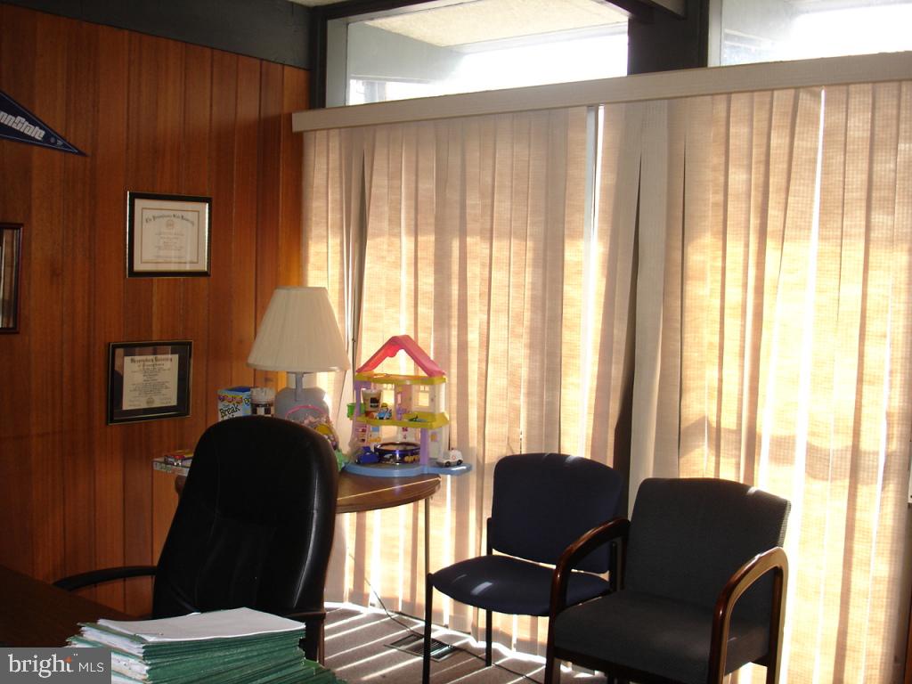 HARRISBURG - Commercial Sale