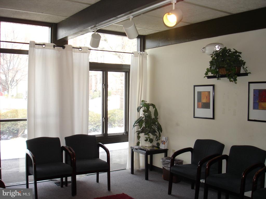 HARRISBURG - Commercial Sale