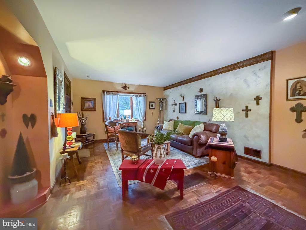 TREVOSE HGTS - Residential