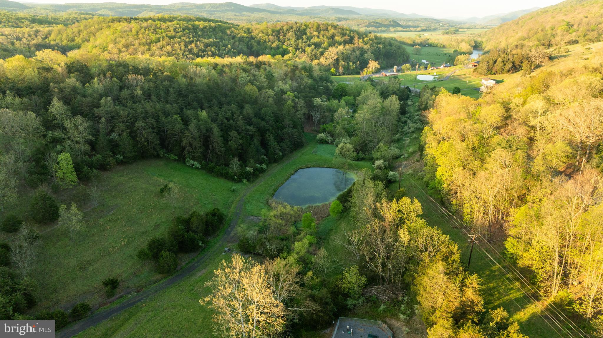 CRYSTAL VALLEY RANCHETTES - Residential