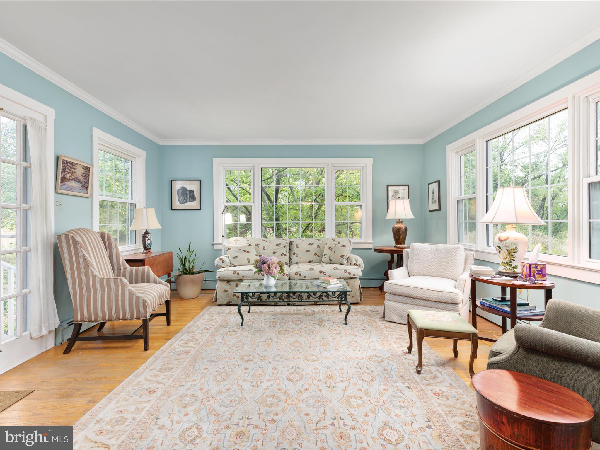 517 W LOCUST STREET