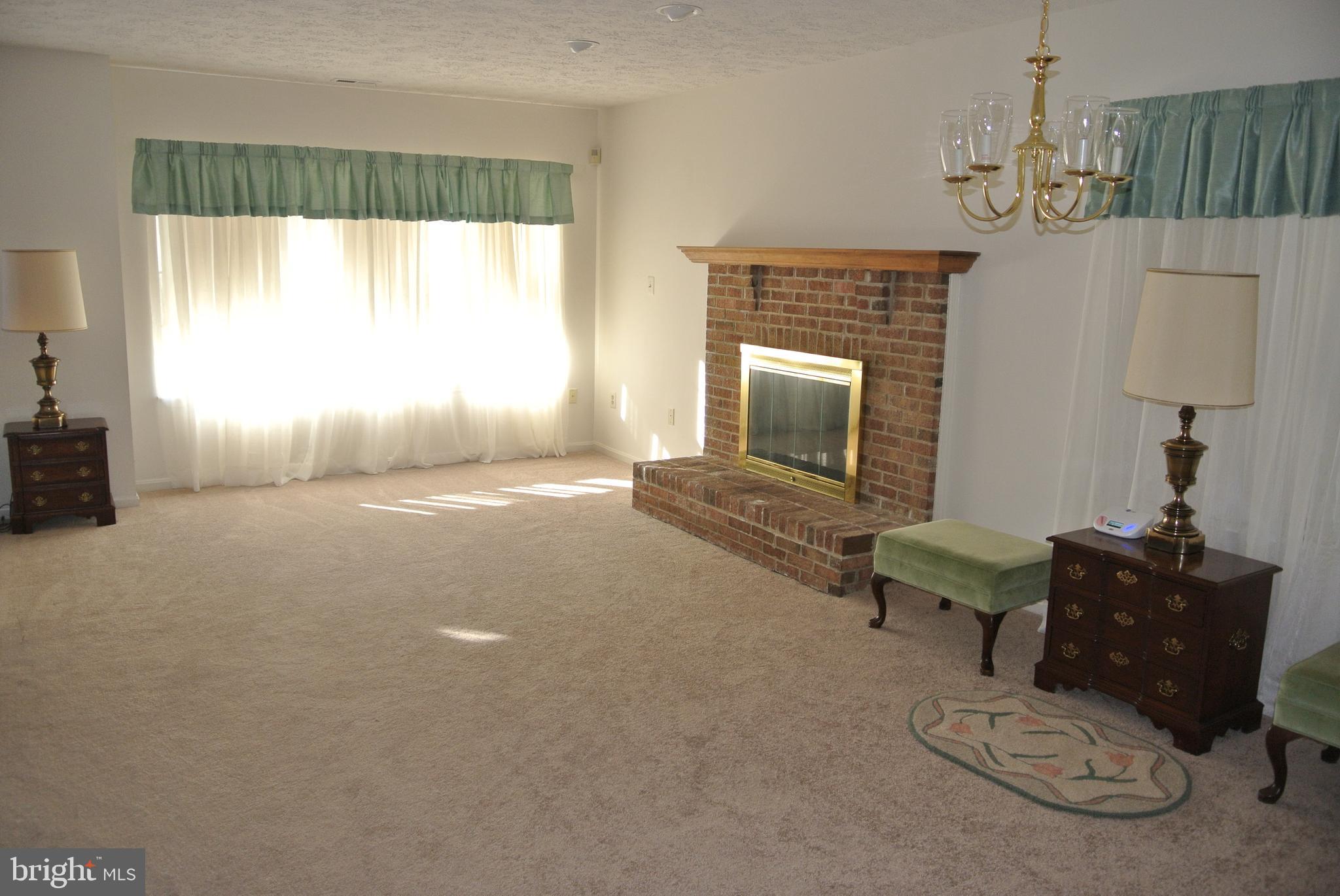 DORCHESTER - ST. CHARLES - Residential