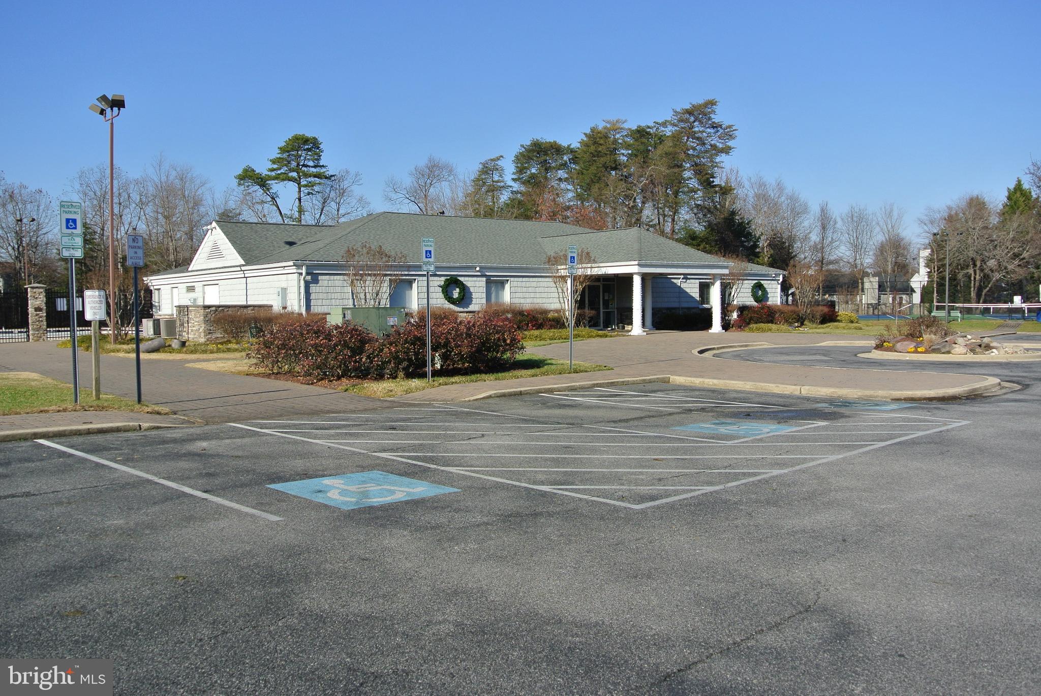 DORCHESTER - ST. CHARLES - Residential