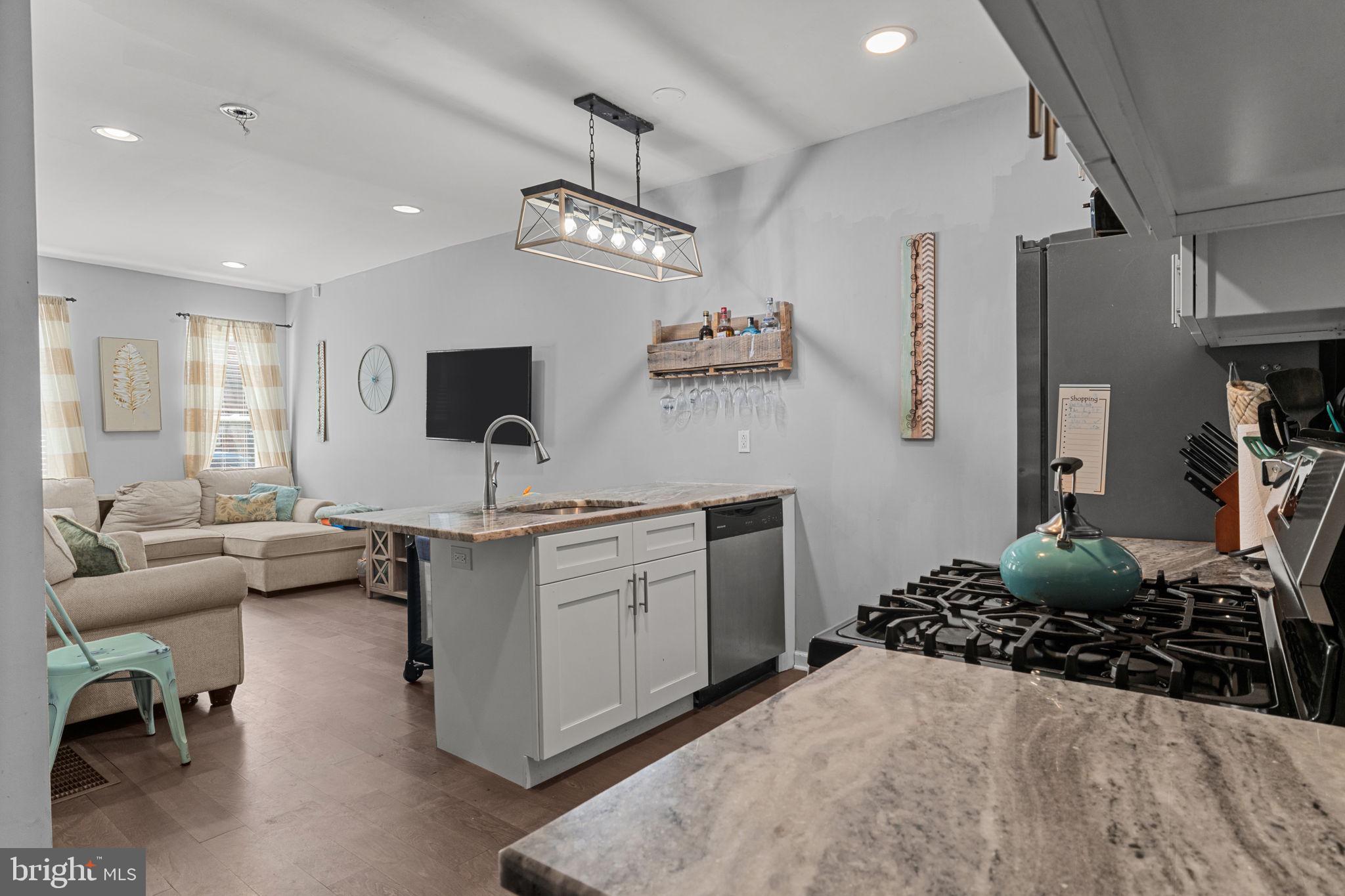 POINT BREEZE - Residential