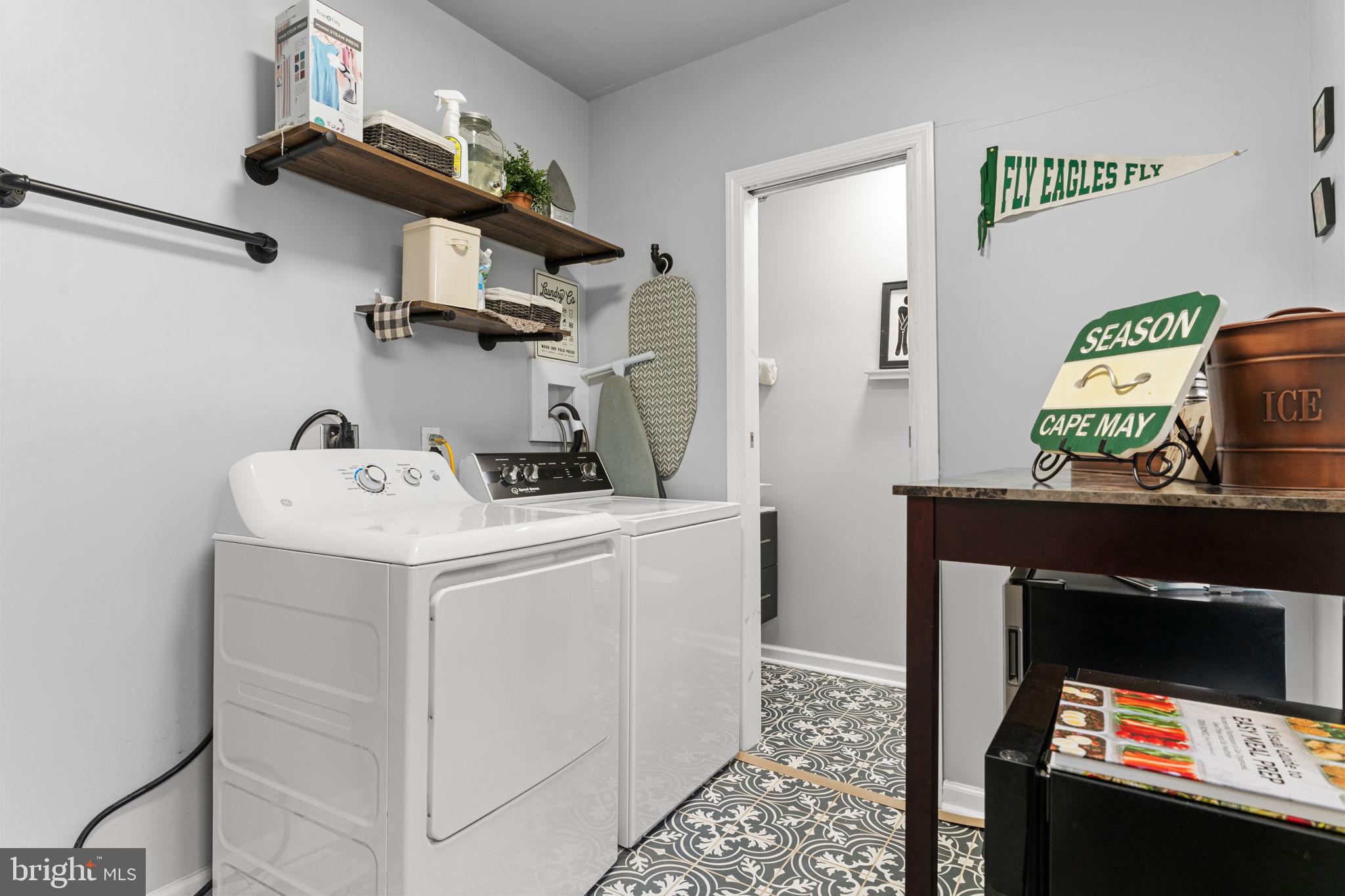 POINT BREEZE - Residential