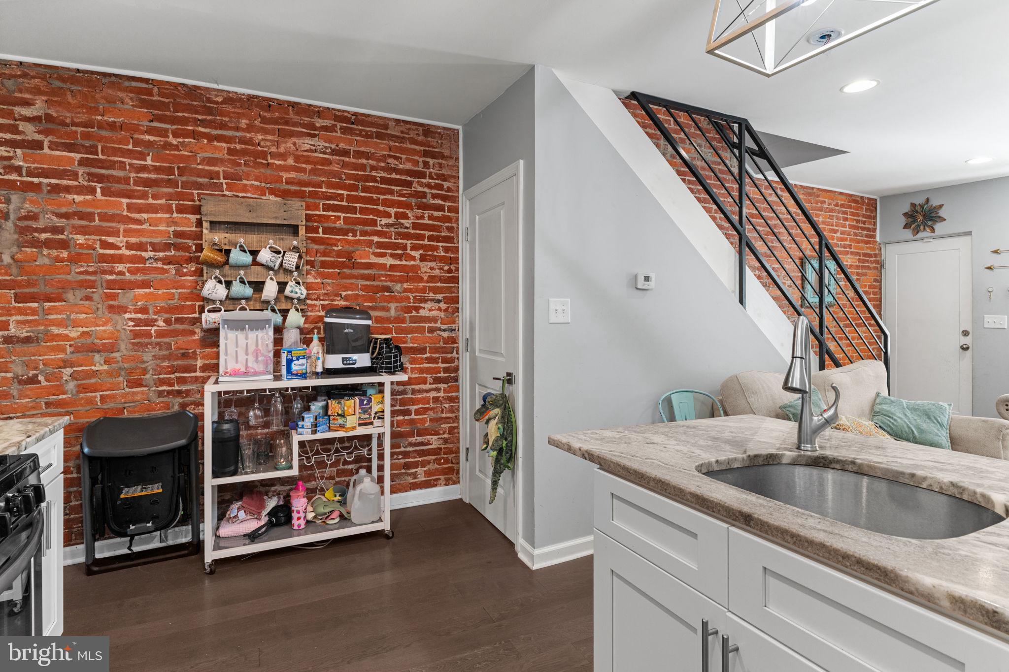 POINT BREEZE - Residential