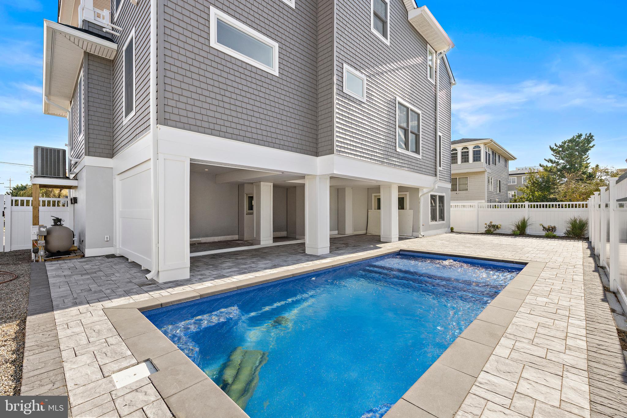 2 E 47TH STREET