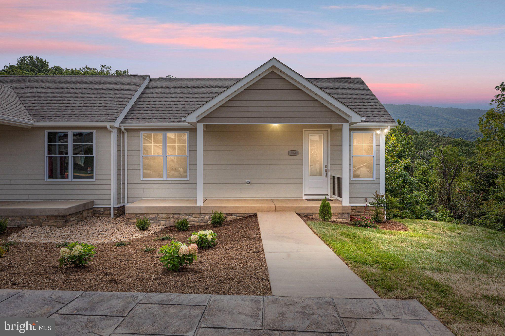 134 STONY POINTE WAY