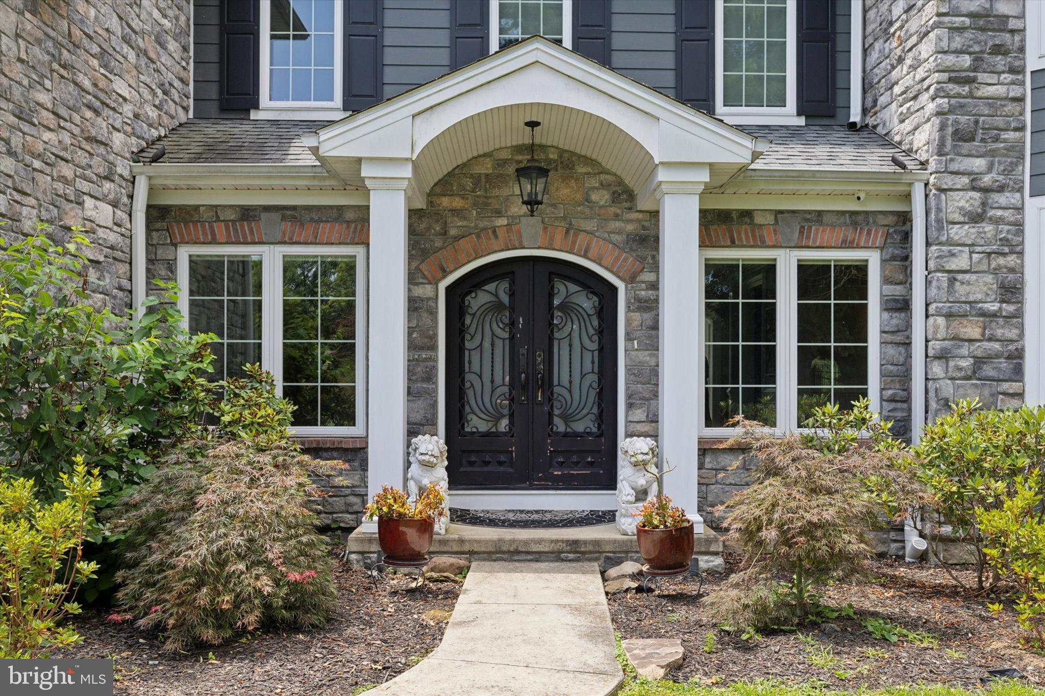 35 W PINE TREE DRIVE