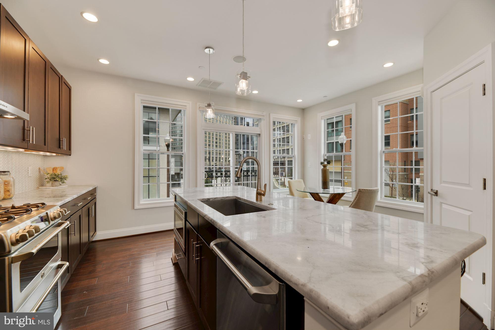 BALLSTON PARK - Residential