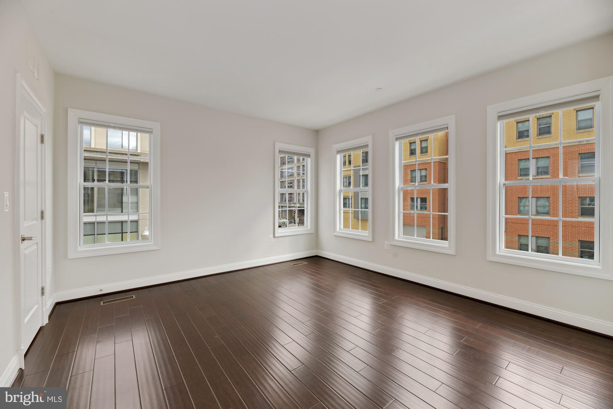 BALLSTON PARK - Residential