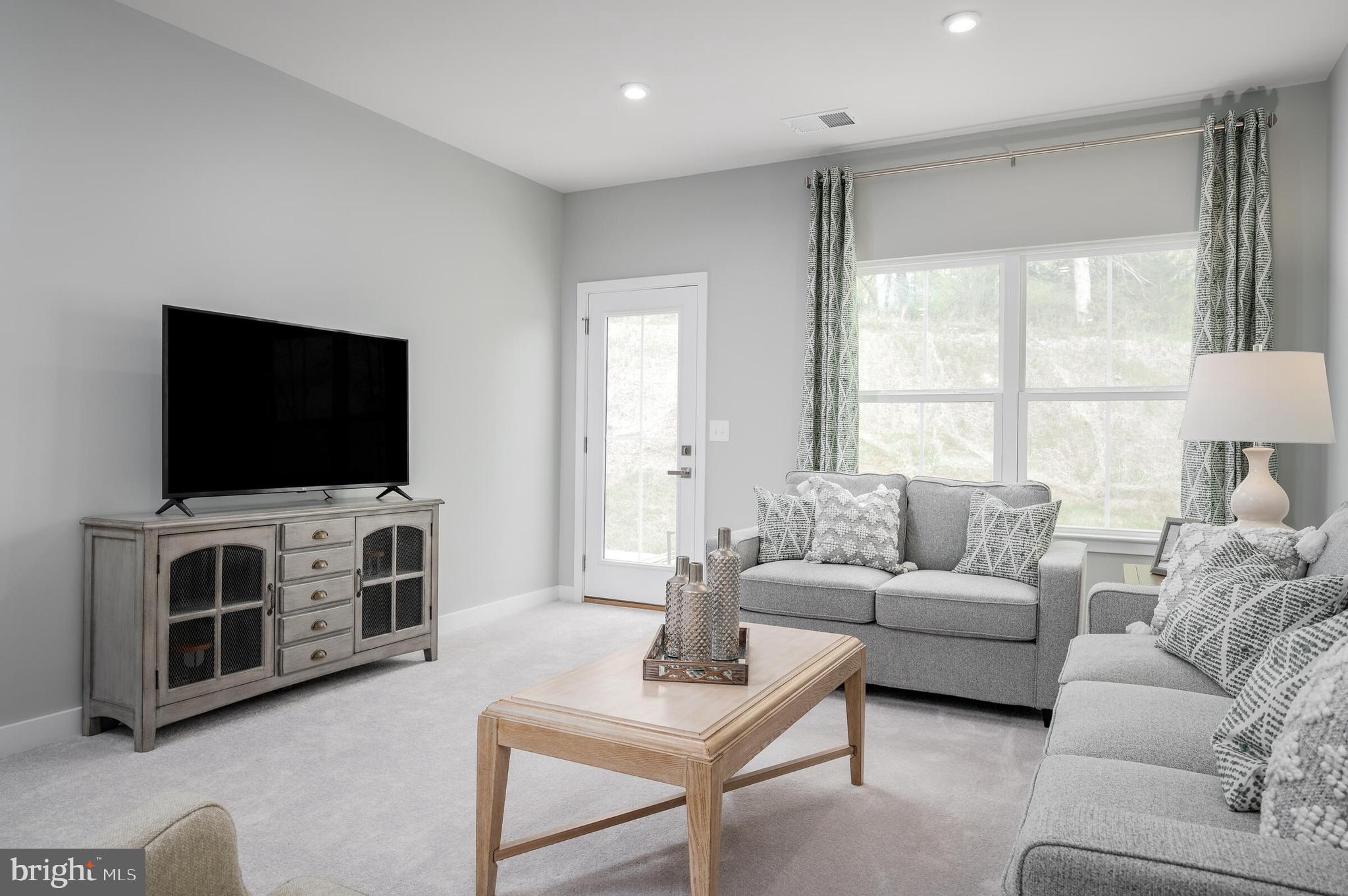 REGENTS GLEN VILLAS - Residential