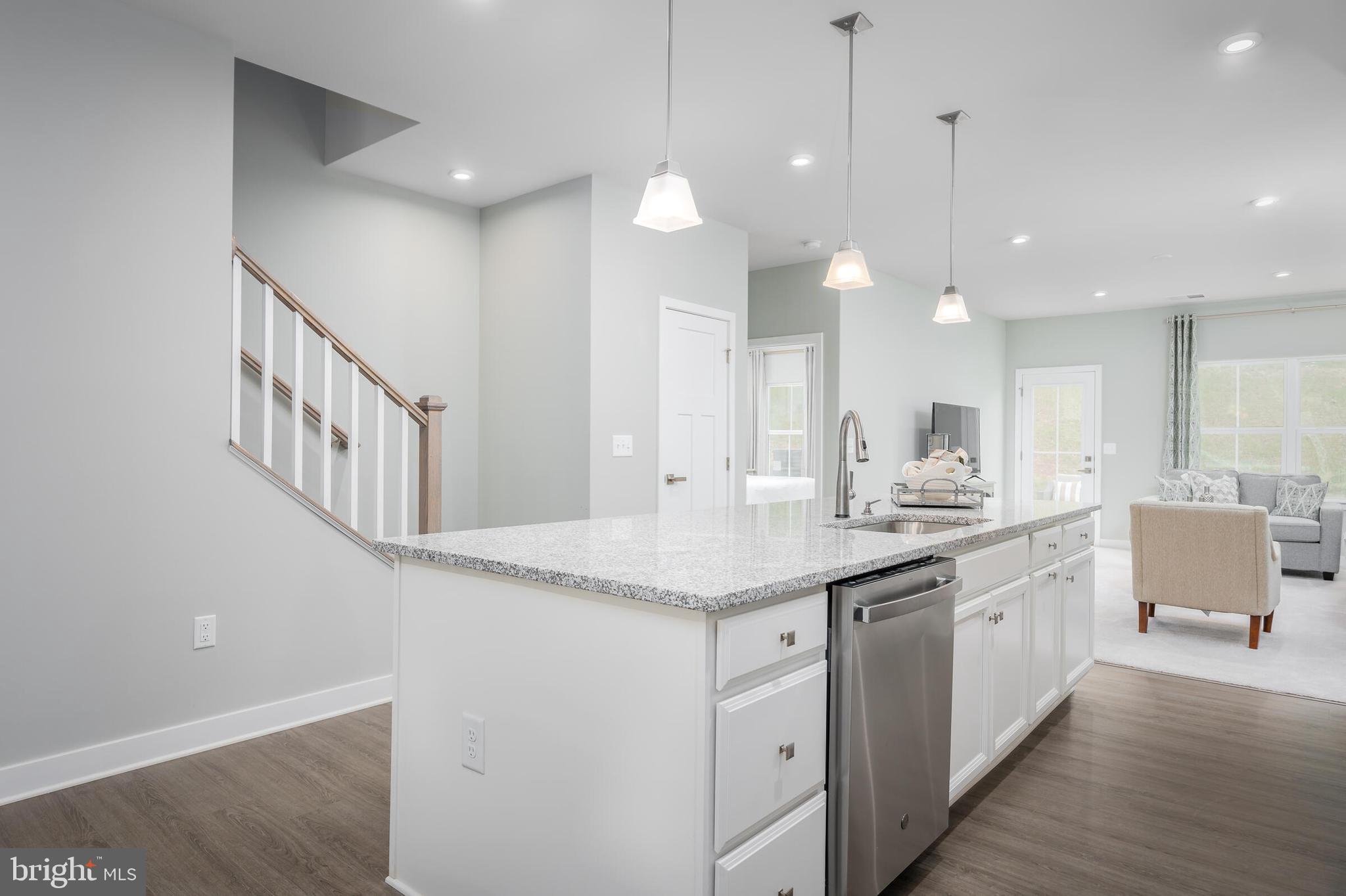REGENTS GLEN VILLAS - Residential