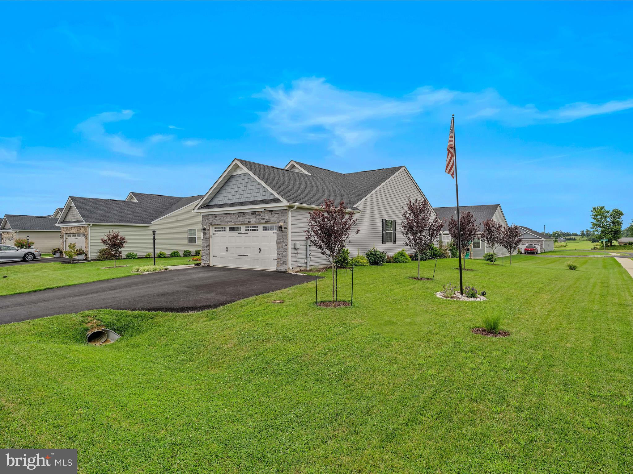 CARDINAL POINTE - Residential