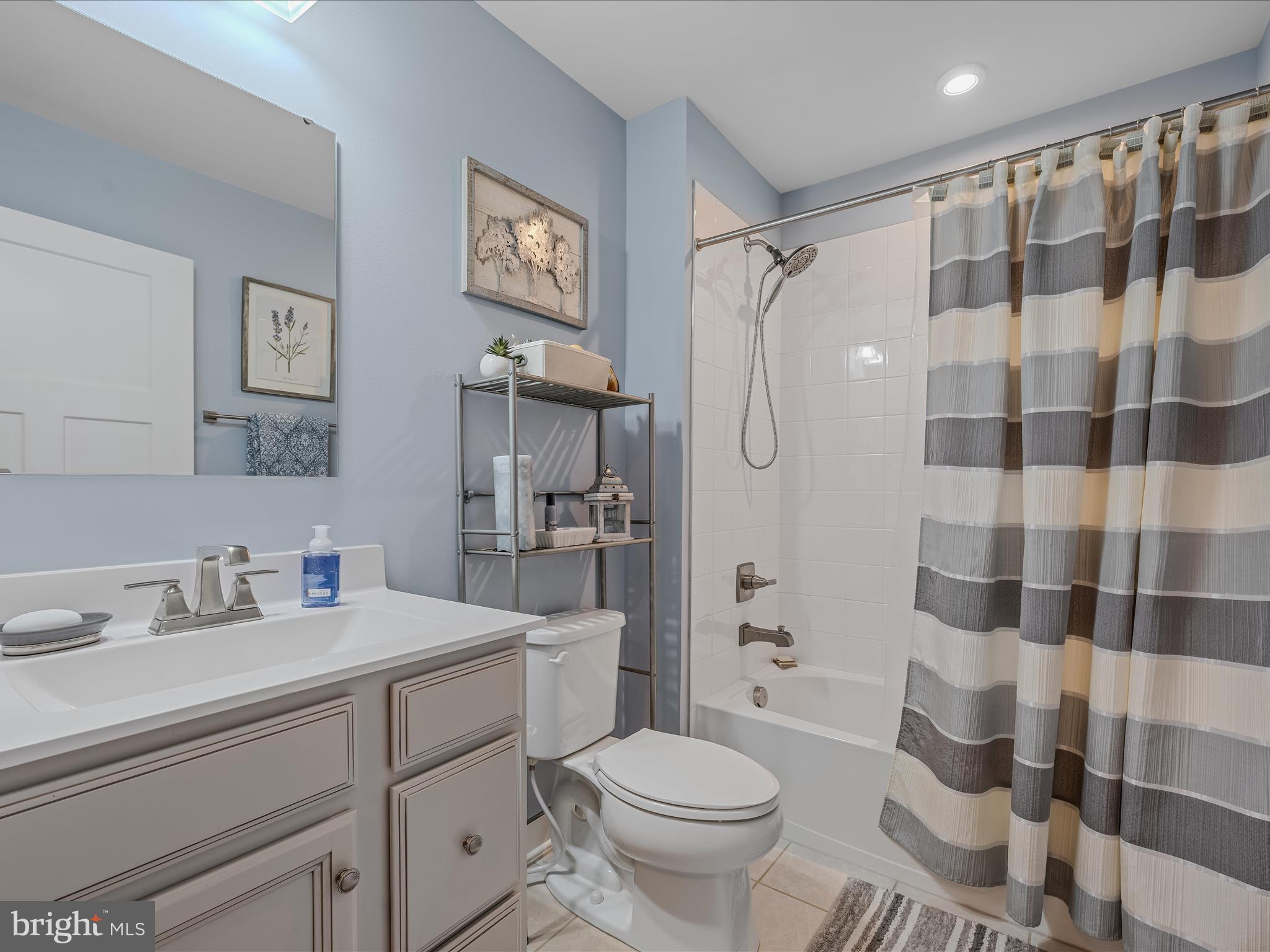 CARDINAL POINTE - Residential