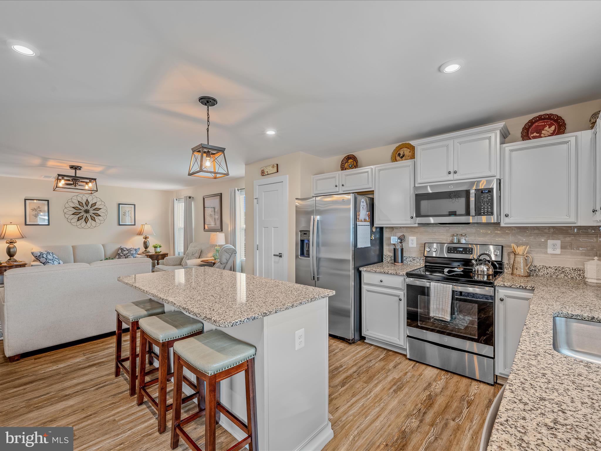 CARDINAL POINTE - Residential