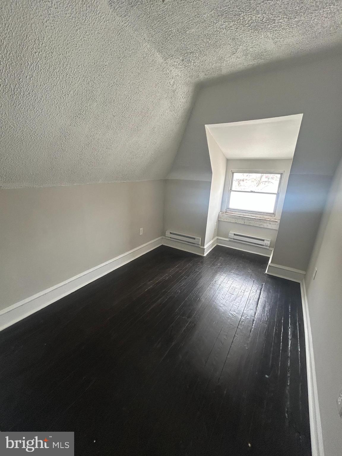 FAIRMOUNT - Residential Income