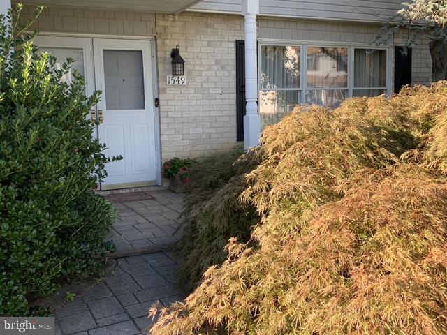 1549 BARNSWALLOW DRIVE