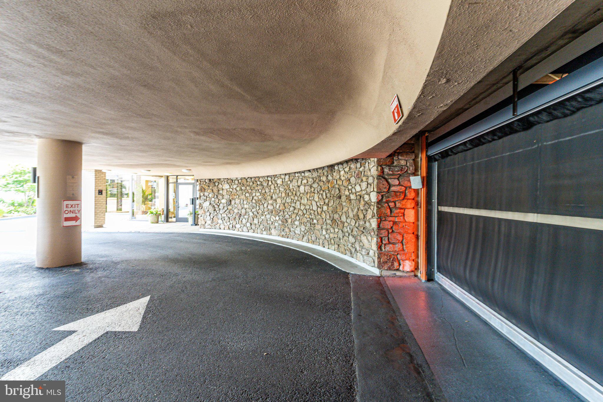 RIVIERA OF CHEVY CHASE - Residential Lease