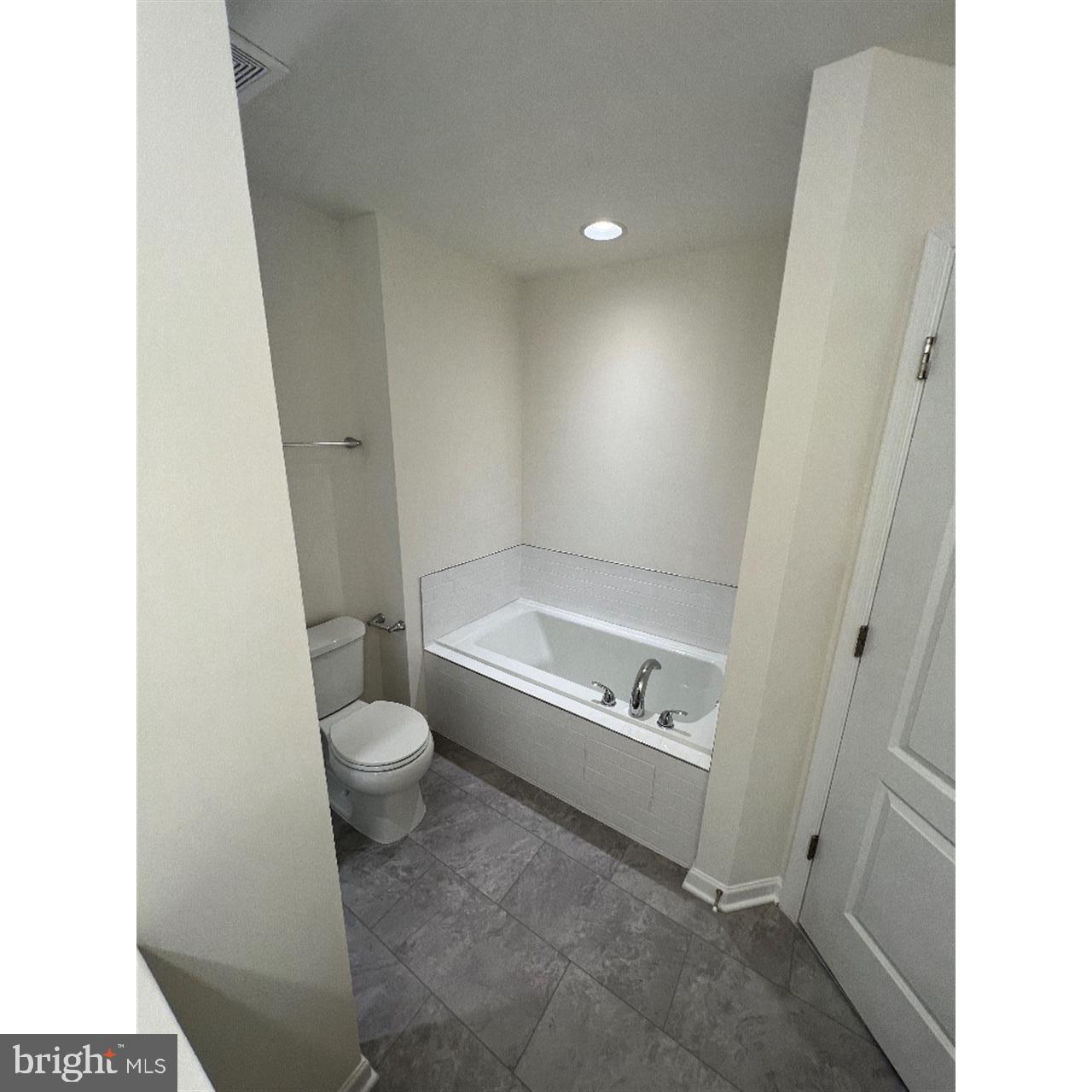 TOWNES AT TATE MANOR - Residential