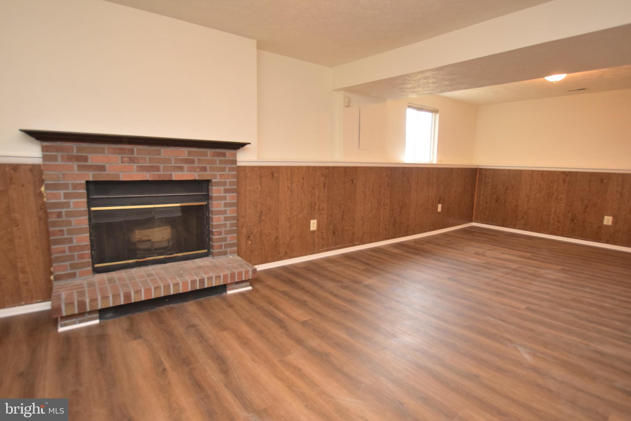 ARMFIELD FARMS - Residential Lease