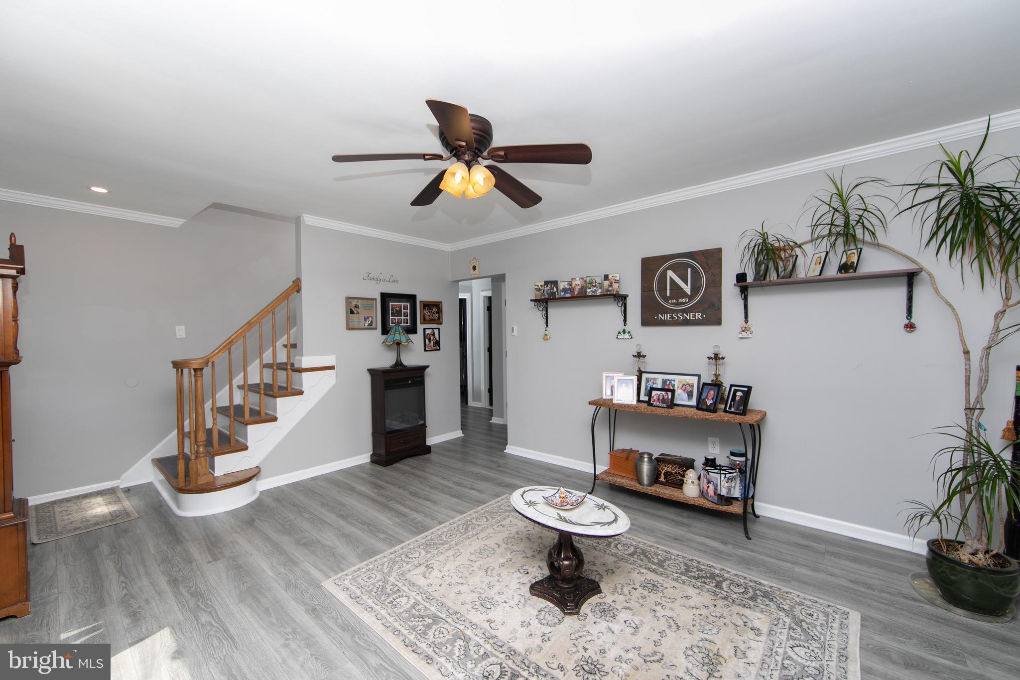 709 SHEPPARD AVENUE