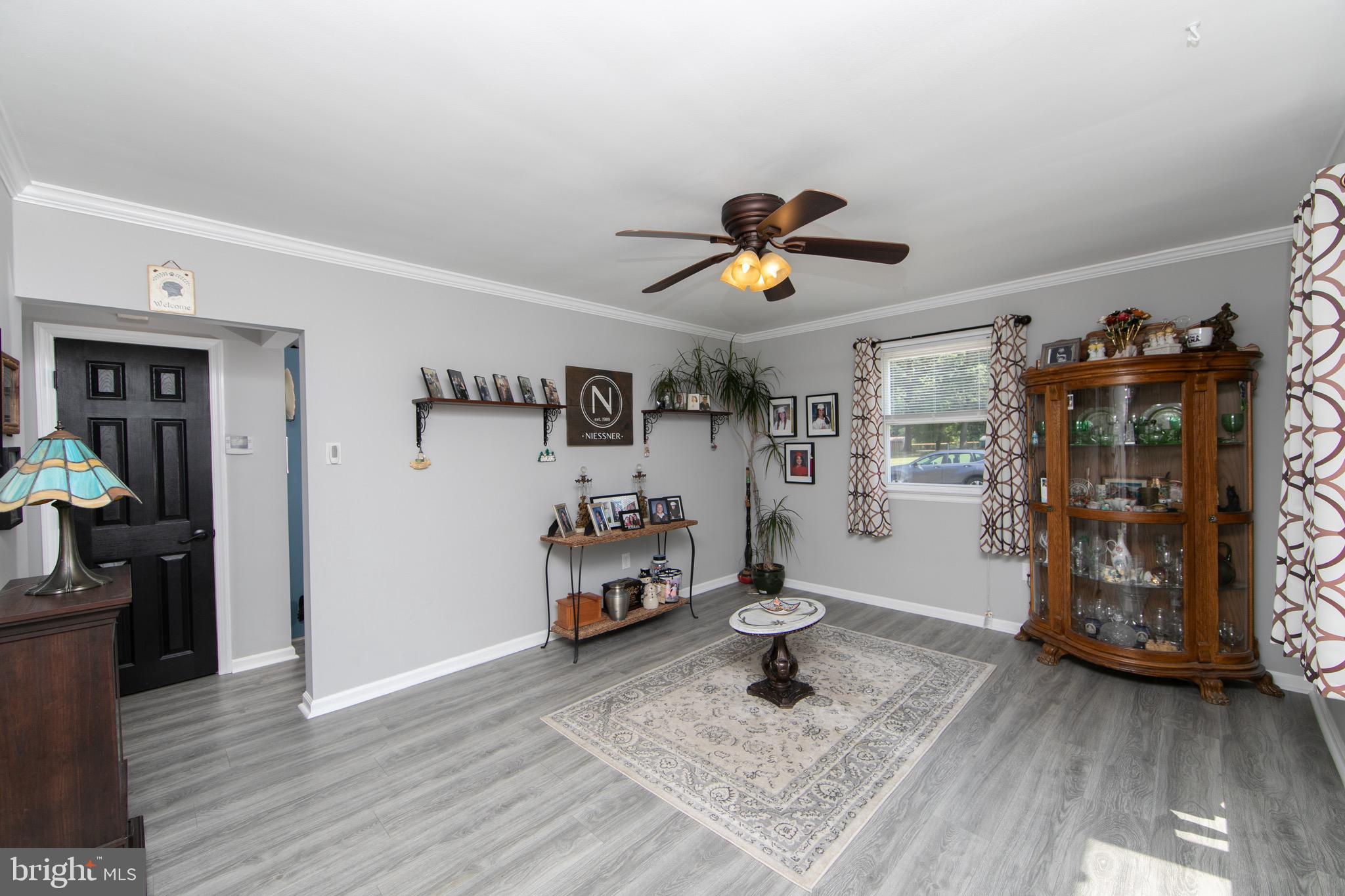 709 SHEPPARD AVENUE