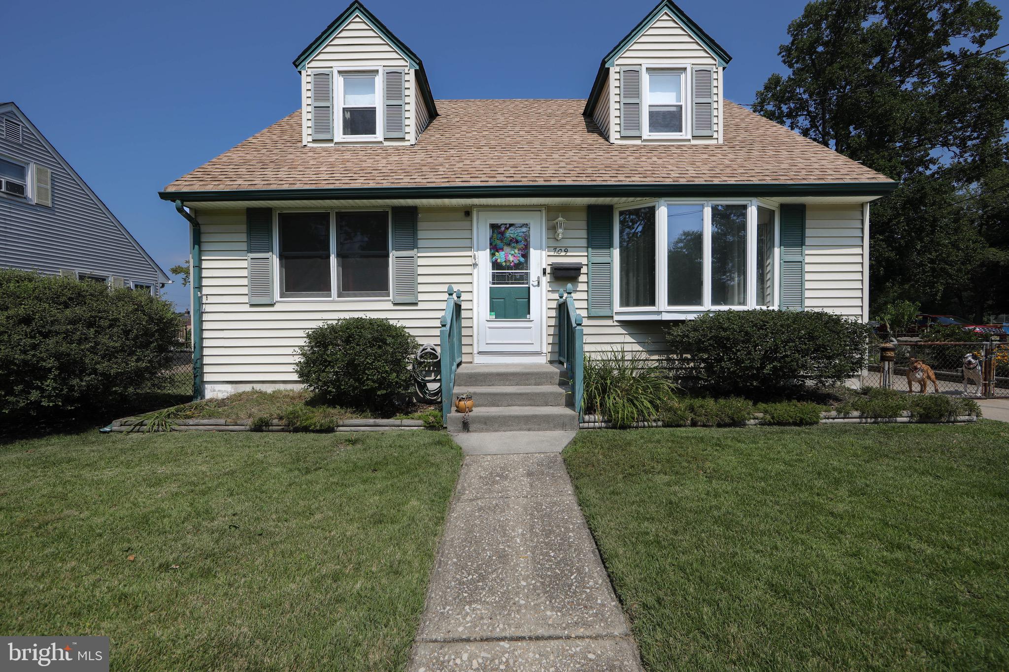 709 SHEPPARD AVENUE