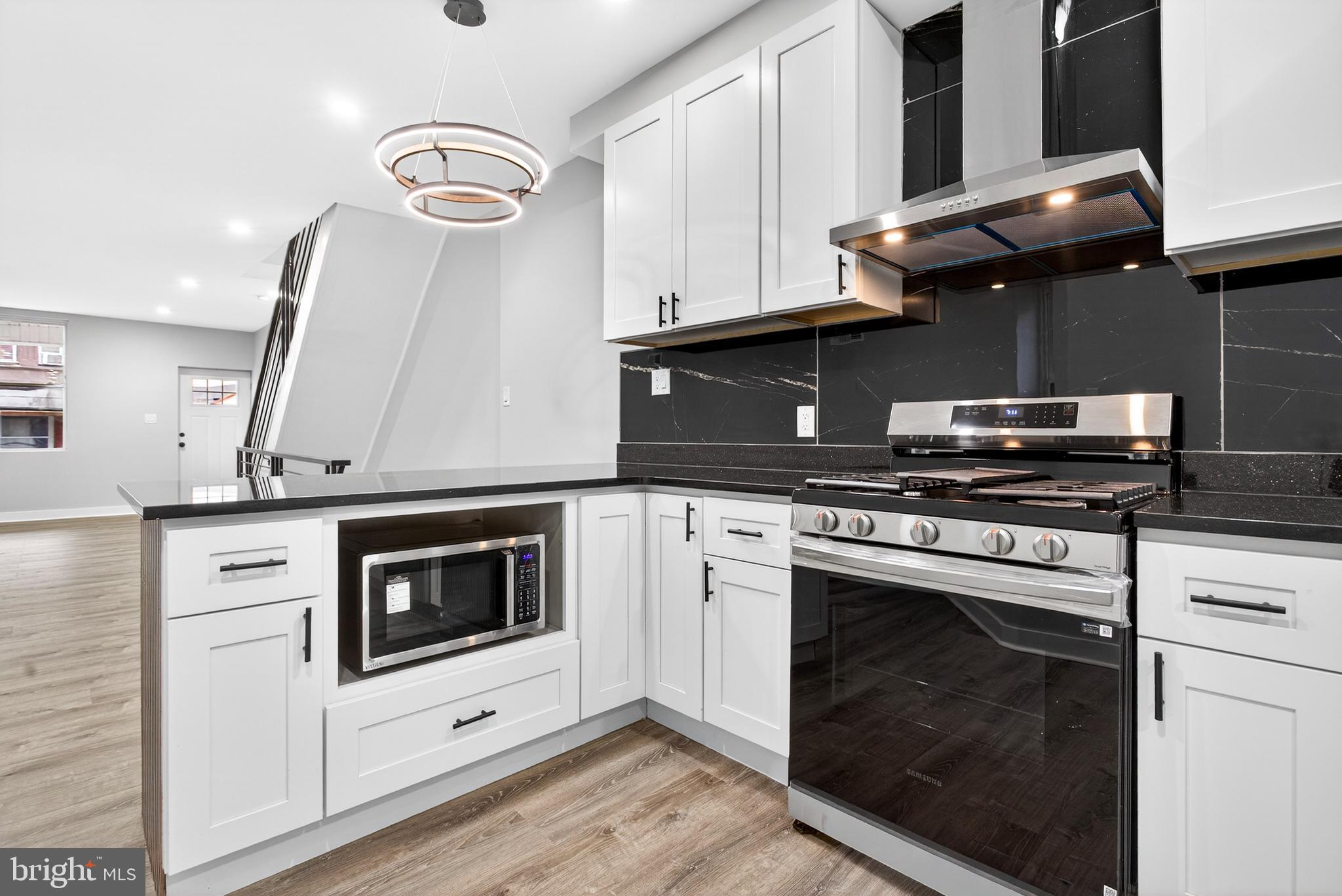 KENSINGTON - Residential