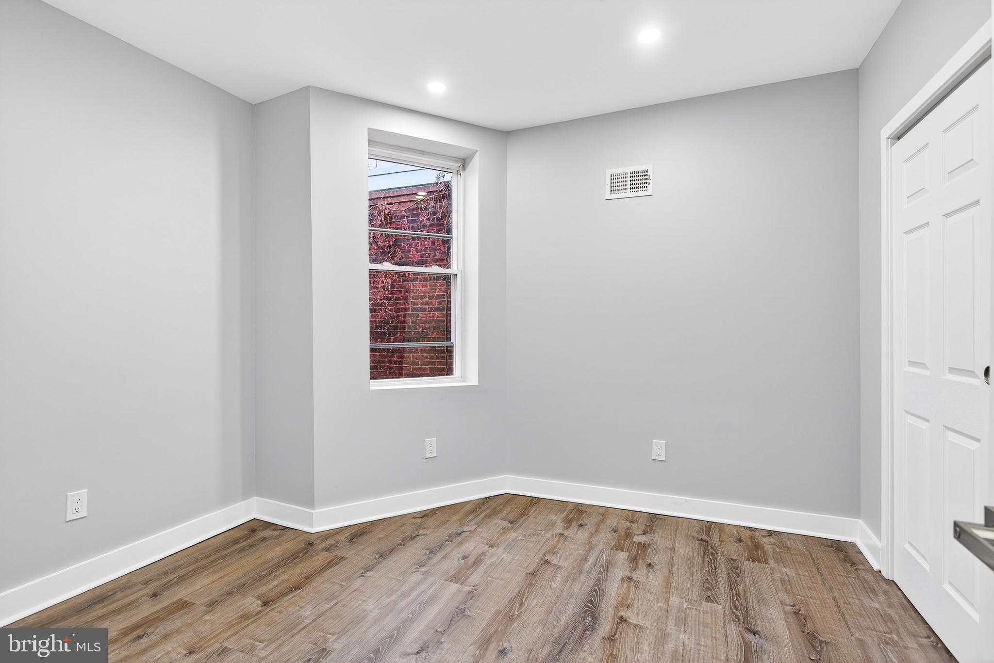 KENSINGTON - Residential