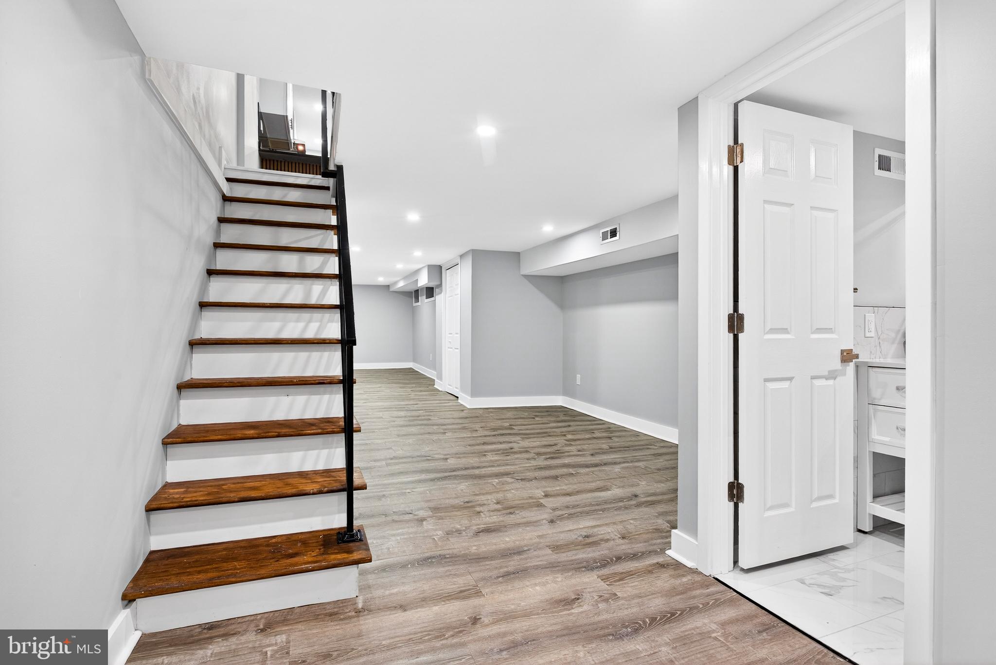 KENSINGTON - Residential