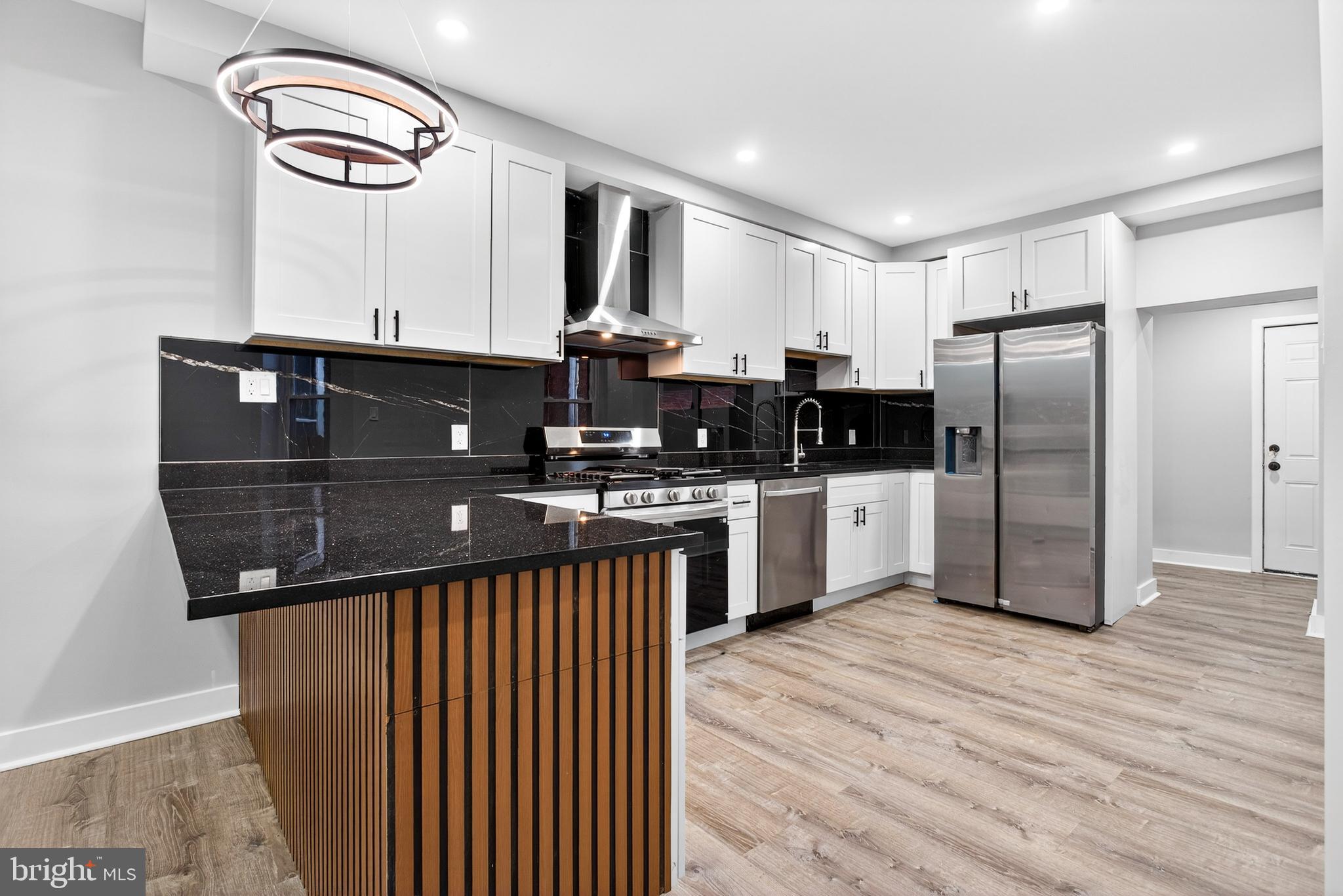 KENSINGTON - Residential