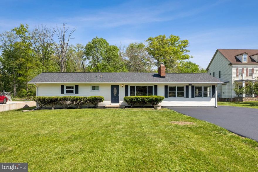 Fantastic and fully renovated single level Rambler located in HIGHLY desired Broad Run 
This stunning 4 bedroom & 2 bathroom home offers over 2300 sqft of open living space, ambient lighting and many upgrades throughout.  Everyone will enjoy the eat-in kitchen, large dining room and spacious family room.  The 4th bedroom is perfect for in-law or au pair suite  large with separate entrance.
Home is perfect for entertaining on the  oversized back deck and  well manicured lawn backing to trees.  Long drive provides ample parking for all vehicles including an additional parking area next to home great for work vehicles, RV, or  Boat  parking—-NO HOA!!!

Rental ready for immediate move-in for 12 or 24 months!
Dogs are considered case by case with additional deposit

Home has been fully remodeled 2025:
New roof 
Updated wood burning fireplace
New luxury flooring
Fresh paint 
Open concept