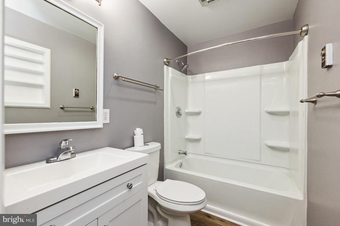 BROAD RUN FARMS - Residential Lease