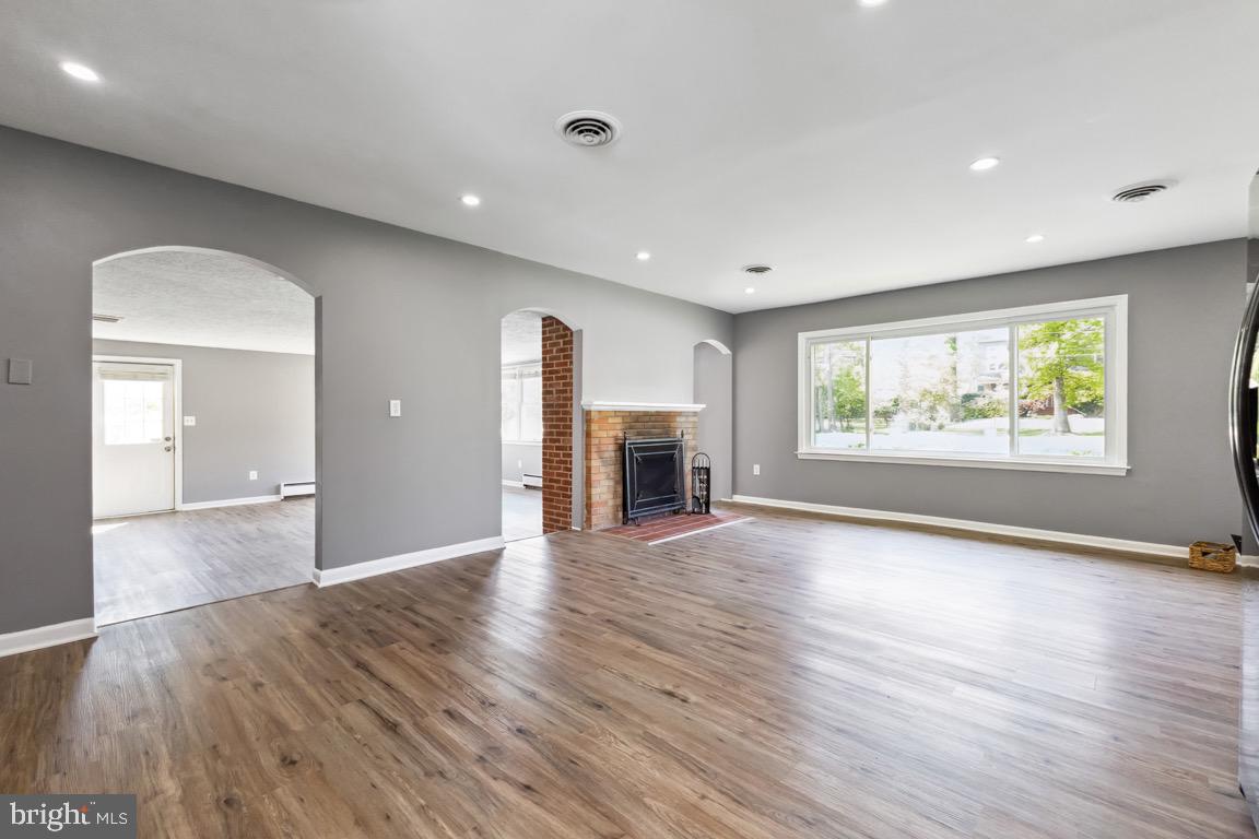 BROAD RUN FARMS - Residential Lease