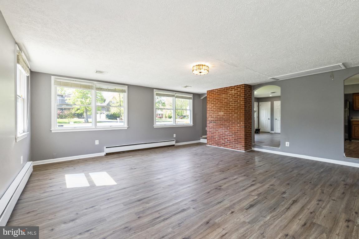 BROAD RUN FARMS - Residential Lease