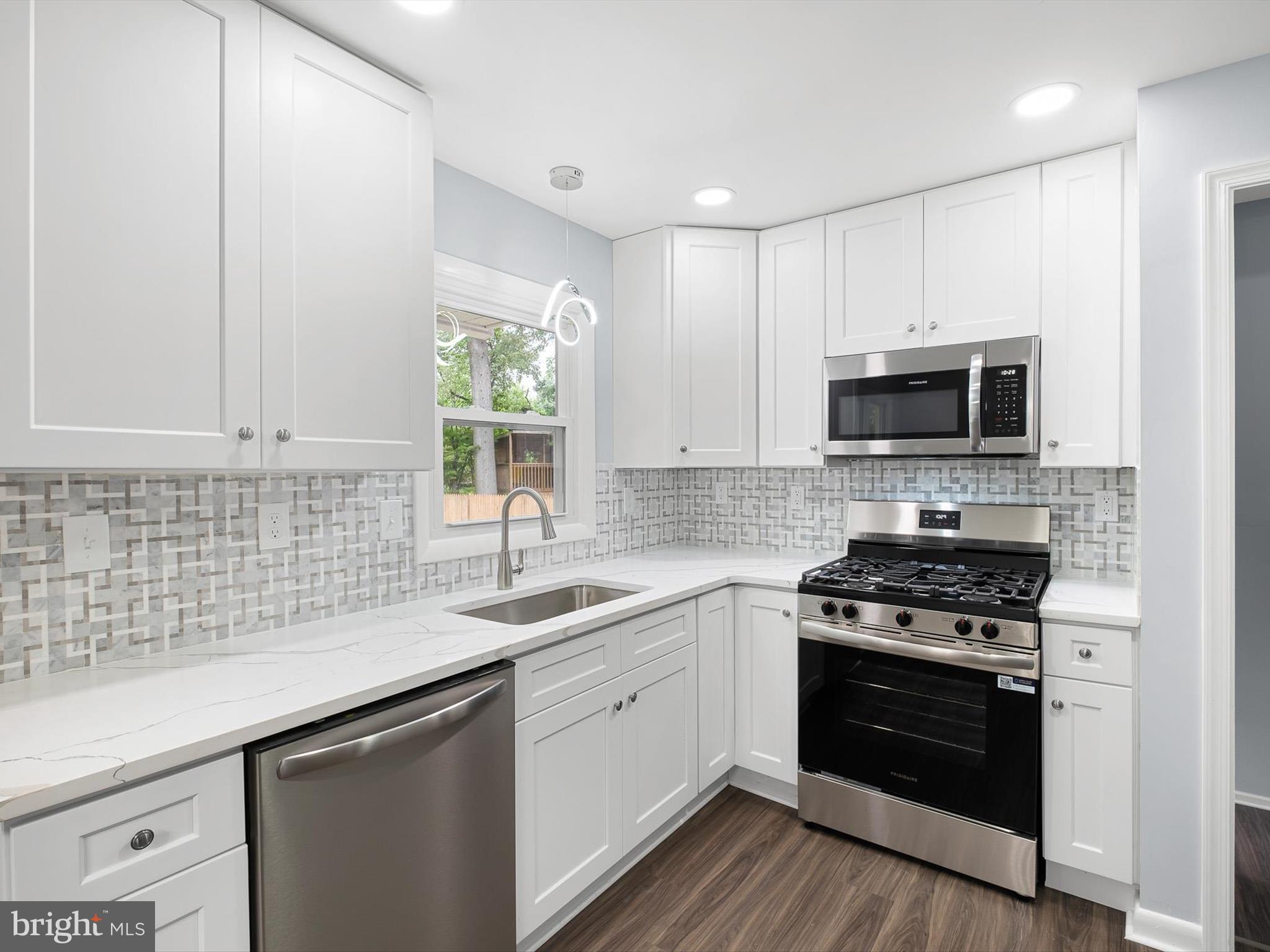 1303 GREENLEAF ROAD
