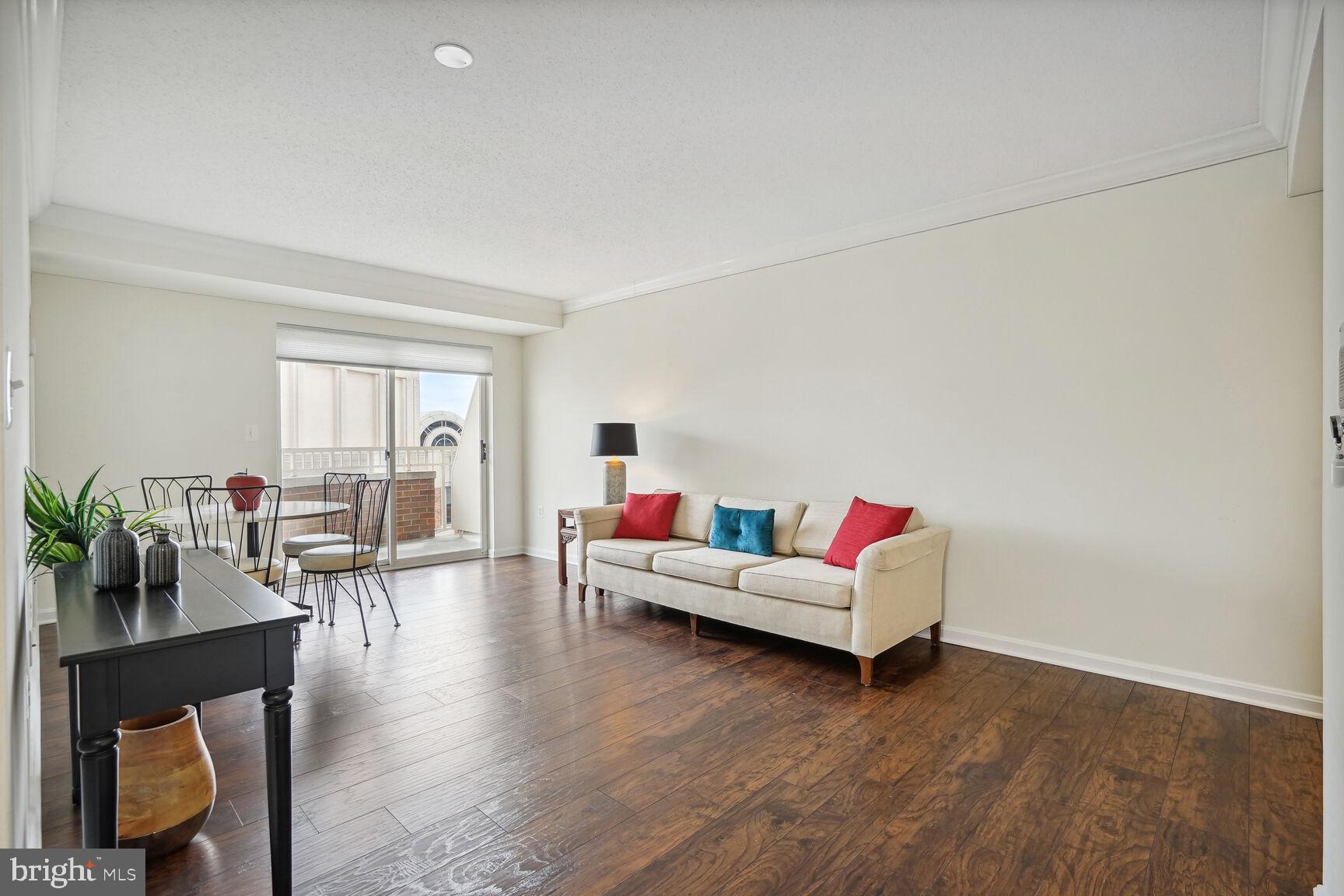 THE JEFFERSON - SUNRISE SENIOR LIVING - Residential