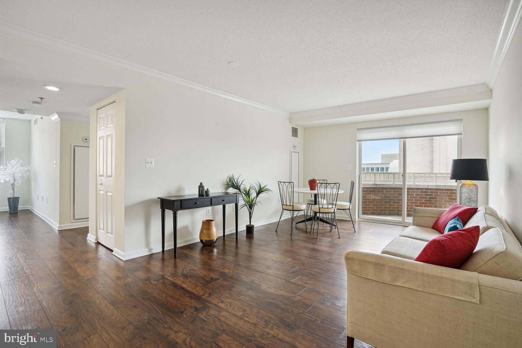 THE JEFFERSON - SUNRISE SENIOR LIVING - Residential