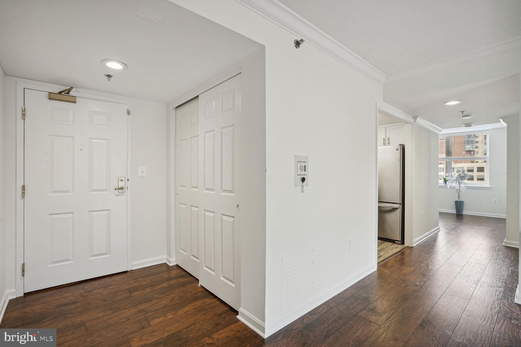 THE JEFFERSON - SUNRISE SENIOR LIVING - Residential