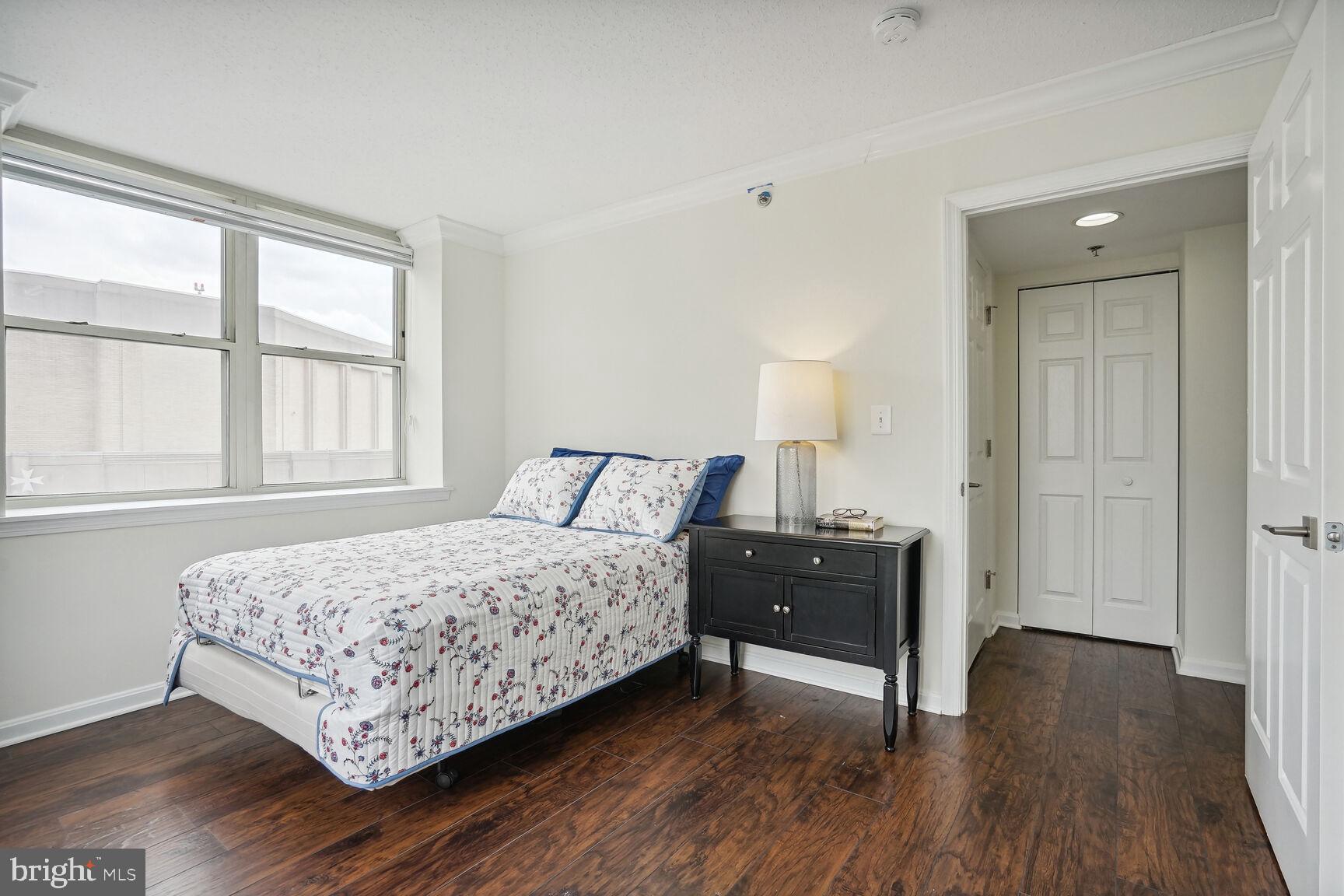 THE JEFFERSON - SUNRISE SENIOR LIVING - Residential