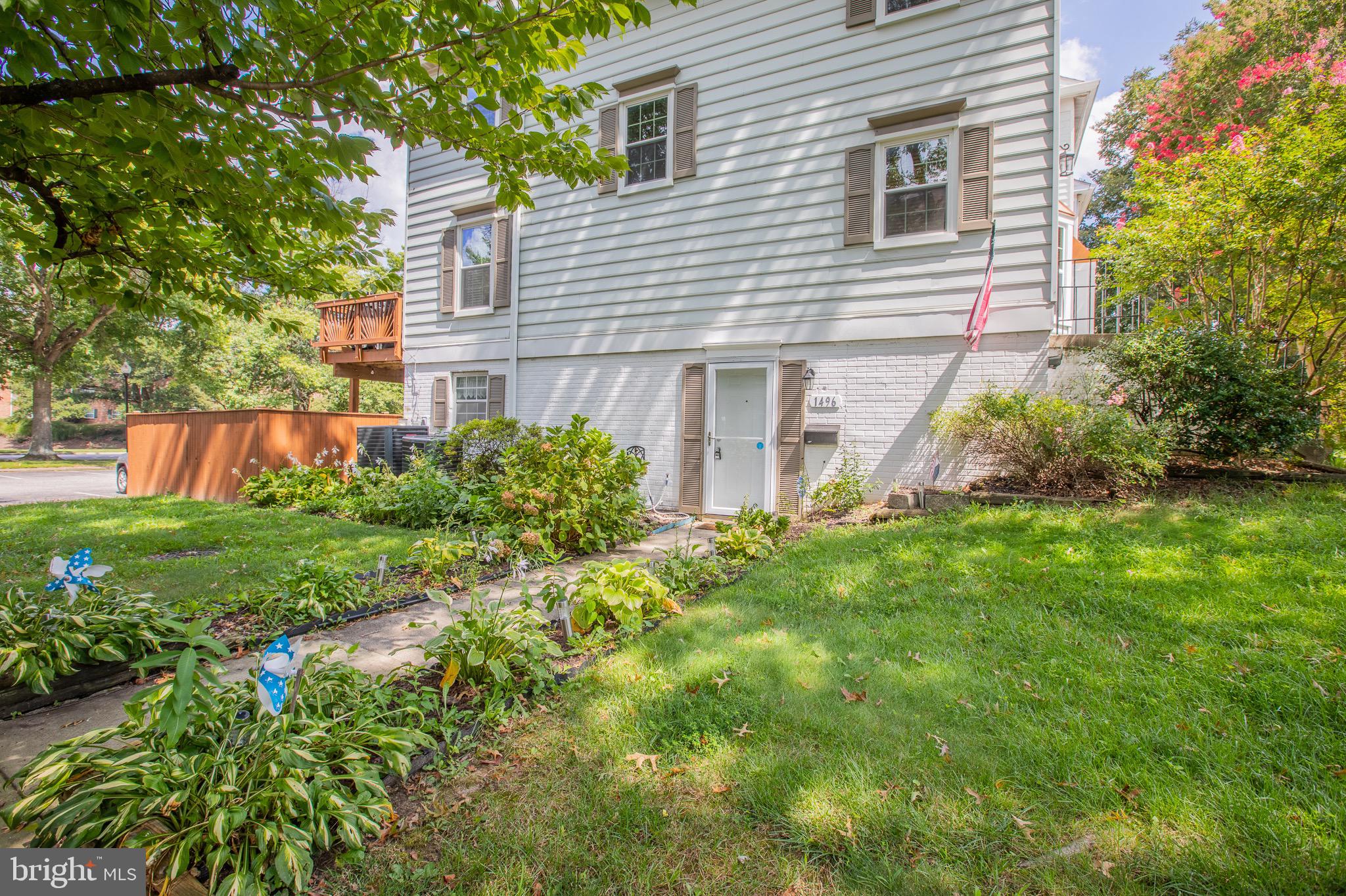 CROFTON MEWS - Residential Lease