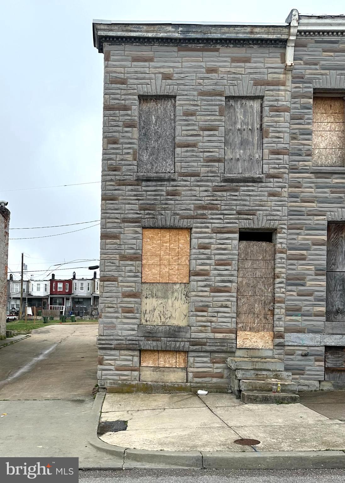 BROADWAY EAST - Residential