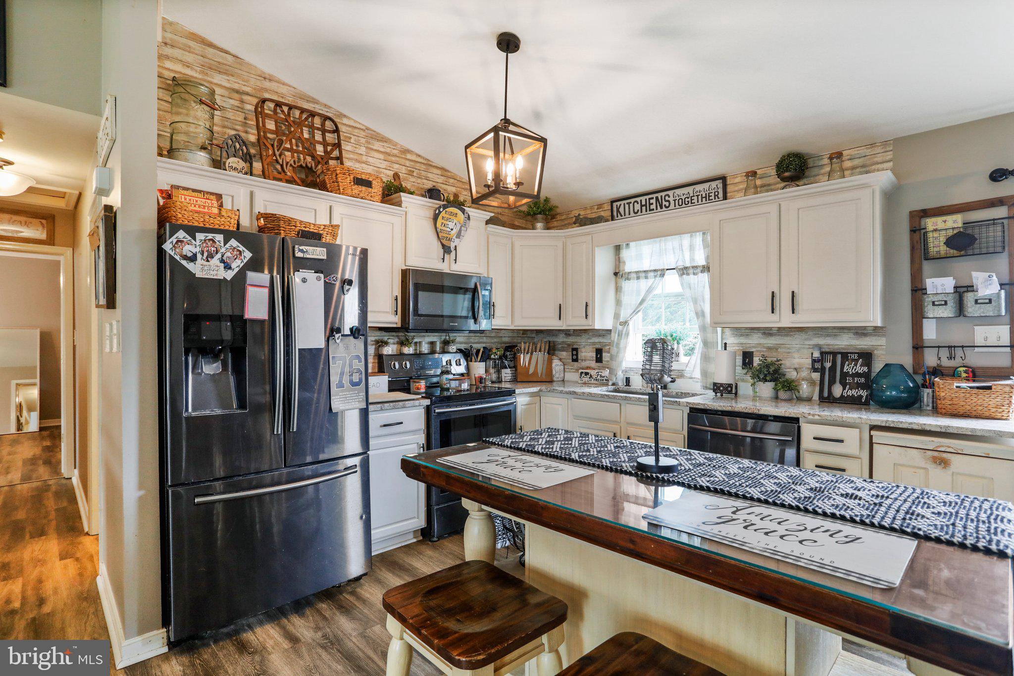 WALNUT POINT HEIGHTS - Residential